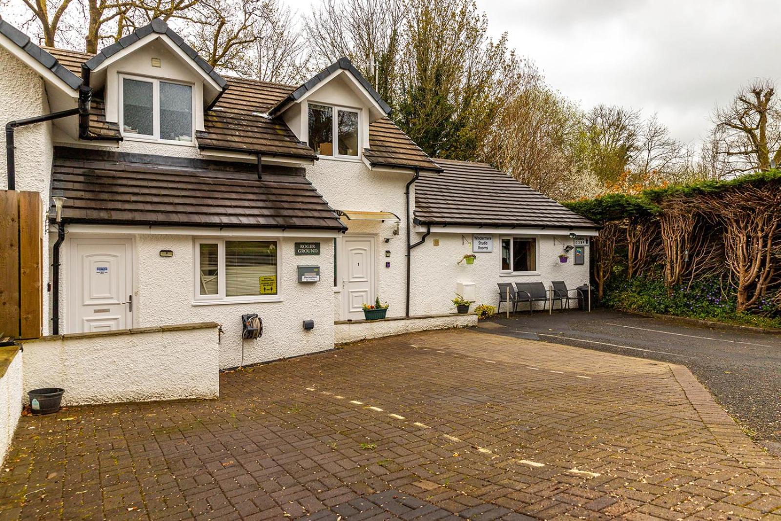 Roger Ground Guest House - With Onsite Car Parking Windermere Exterior photo