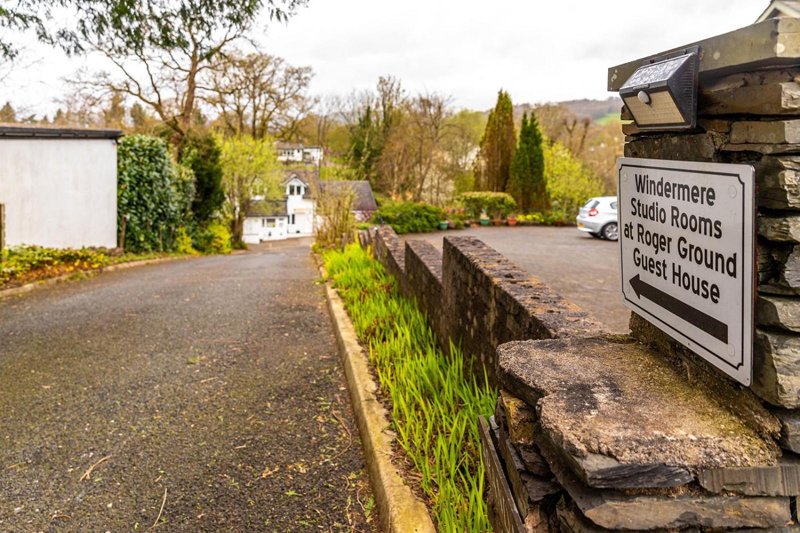 Roger Ground Guest House - With Onsite Car Parking Windermere Exterior photo