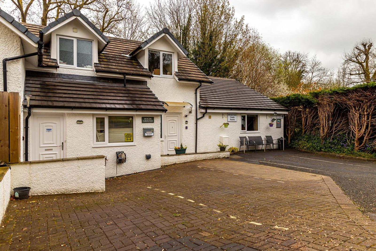 Roger Ground Guest House - With Onsite Car Parking Windermere Exterior photo