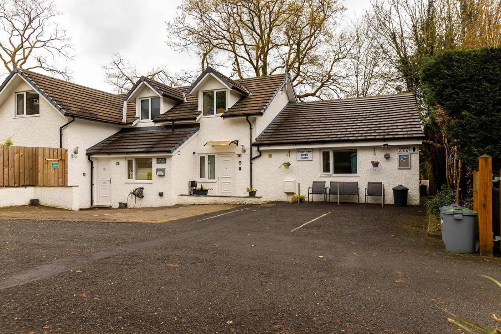 Roger Ground Guest House - With Onsite Car Parking Windermere Exterior photo