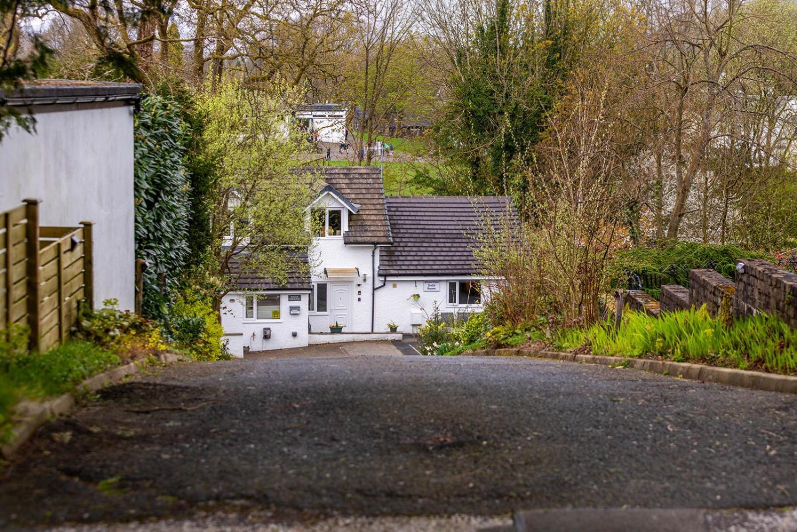Roger Ground Guest House - With Onsite Car Parking Windermere Exterior photo